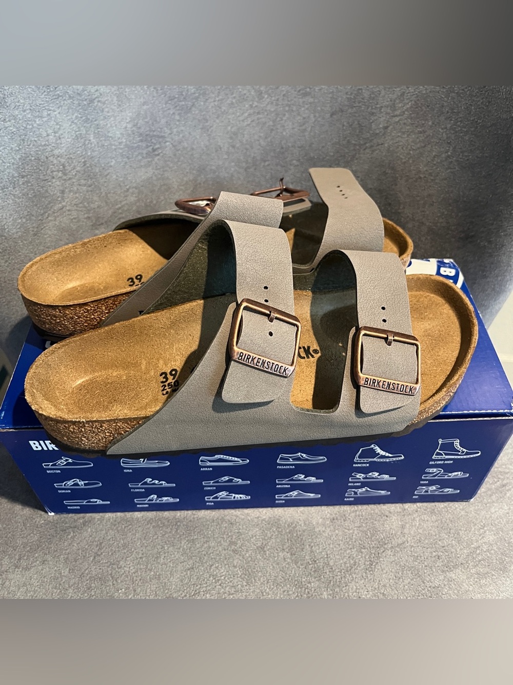 Birkenstock Women’s Arizona Sandals Stone Size 8 US 39 EU - Picture 3 of 14